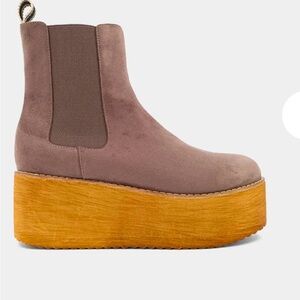 Women's Platform Yoshi Boots - Brown and Tan. Suede upper.